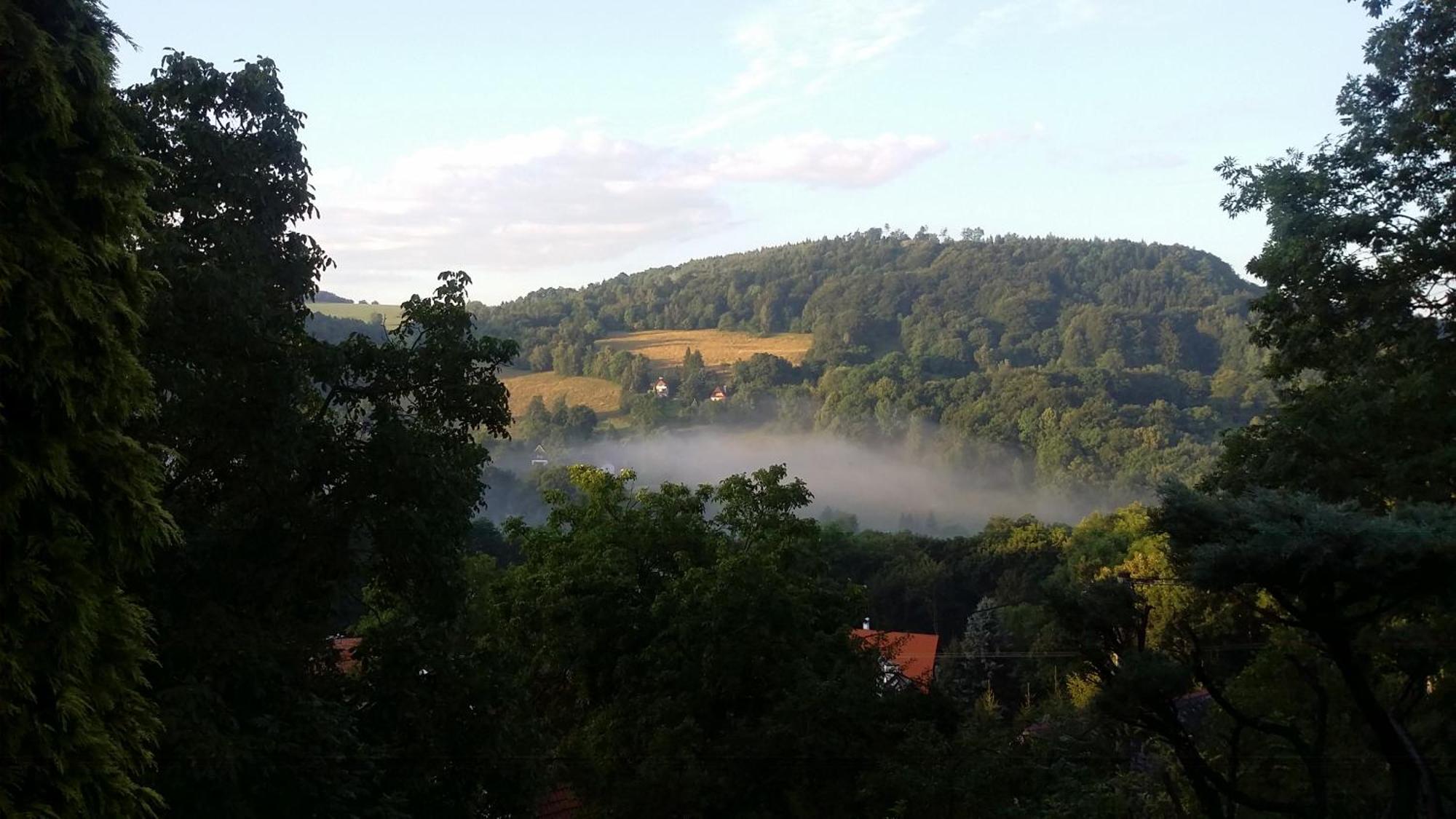 Radja Hobit Penzion Malecov Exterior foto